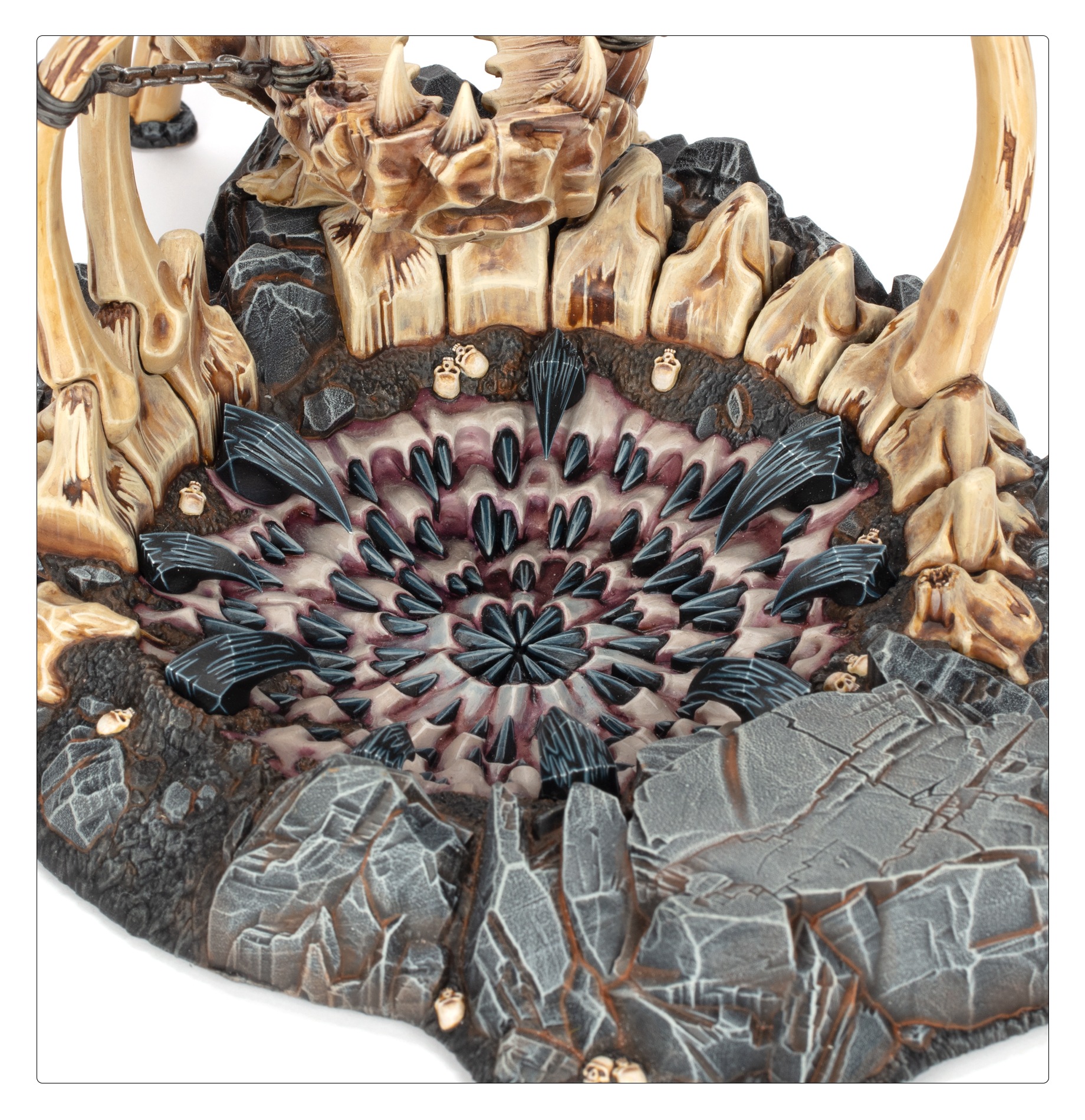 99120299098_OMMawpit02-1